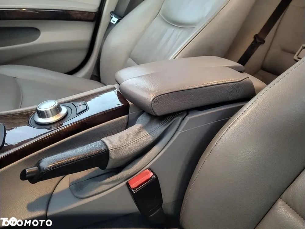 BMW Seria 3 330xi - 28