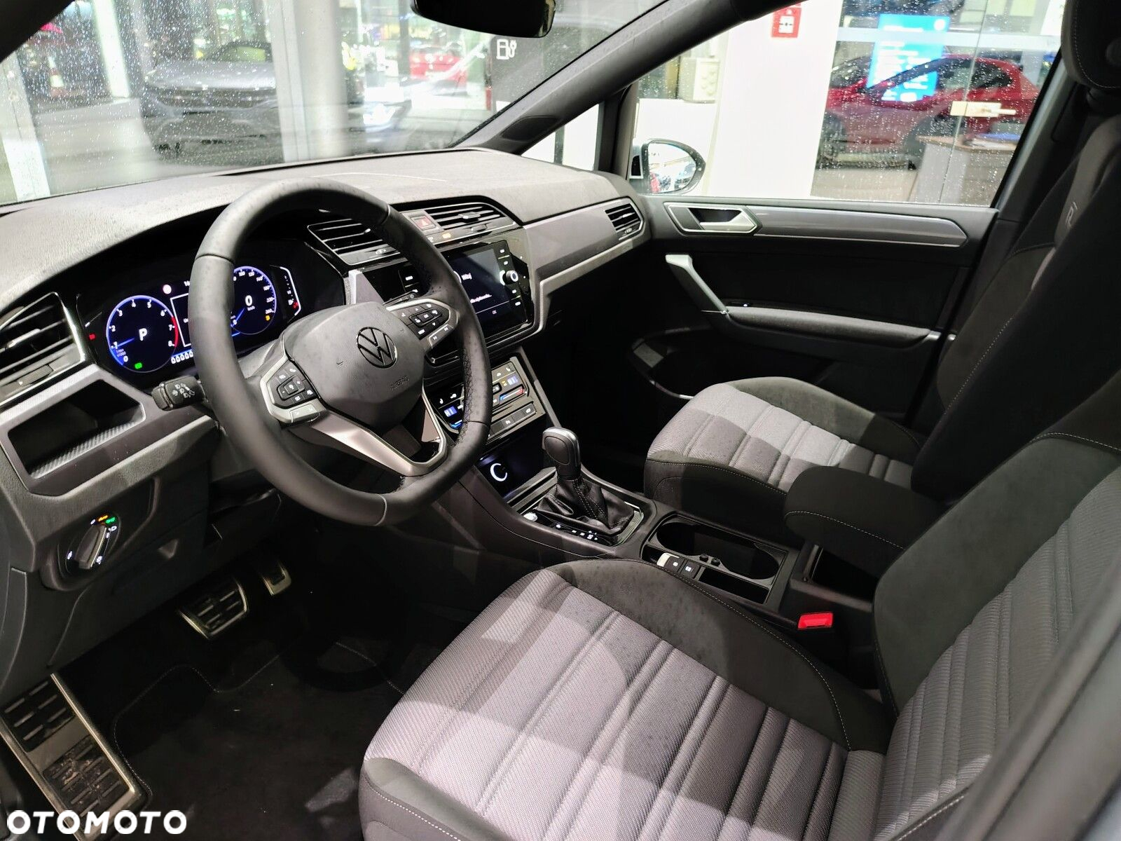 Volkswagen Touran - 9