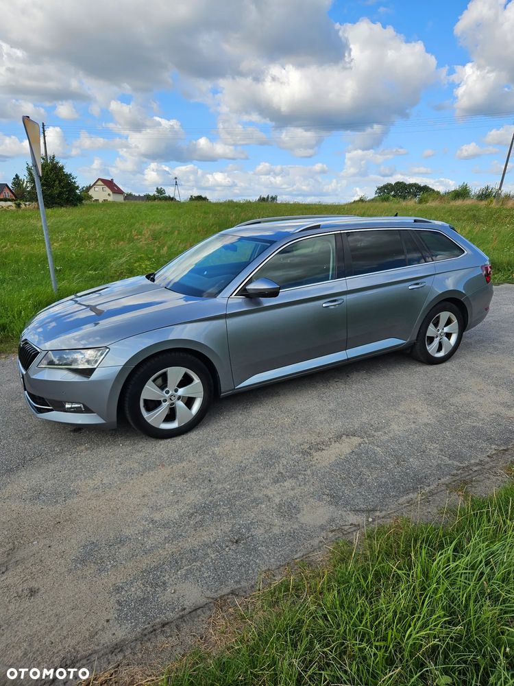 Skoda Superb 2.0 TDI Ambition DSG - 8