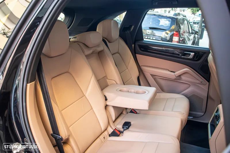 Porsche Cayenne - 9