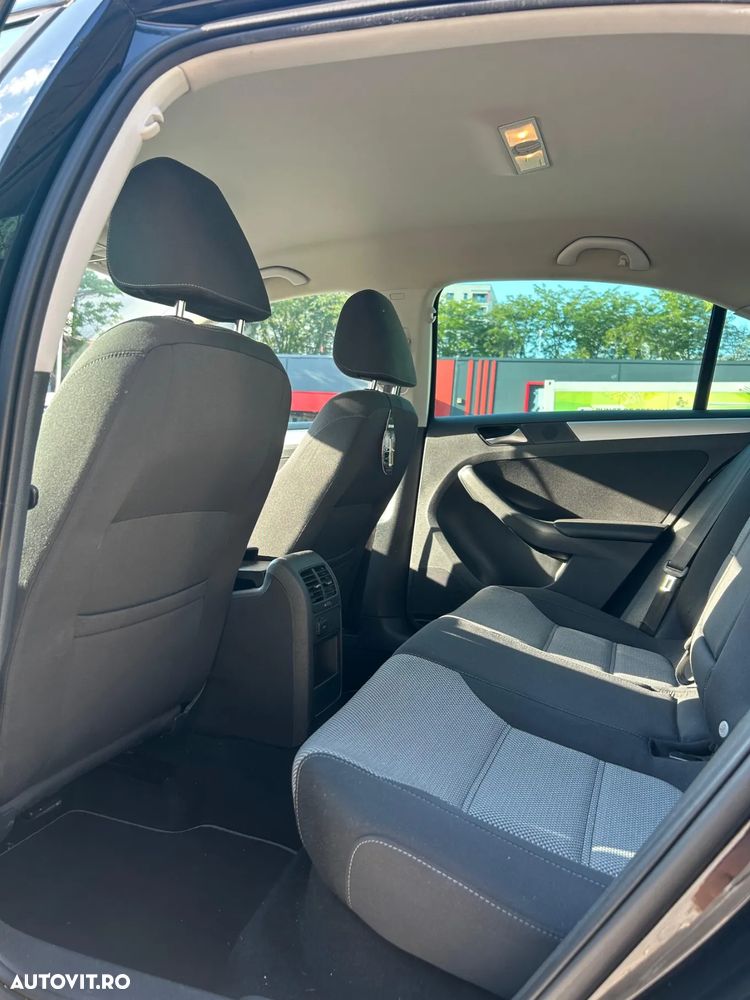 Volkswagen Jetta 1.4 Hybrid DSG Comfortline - 12