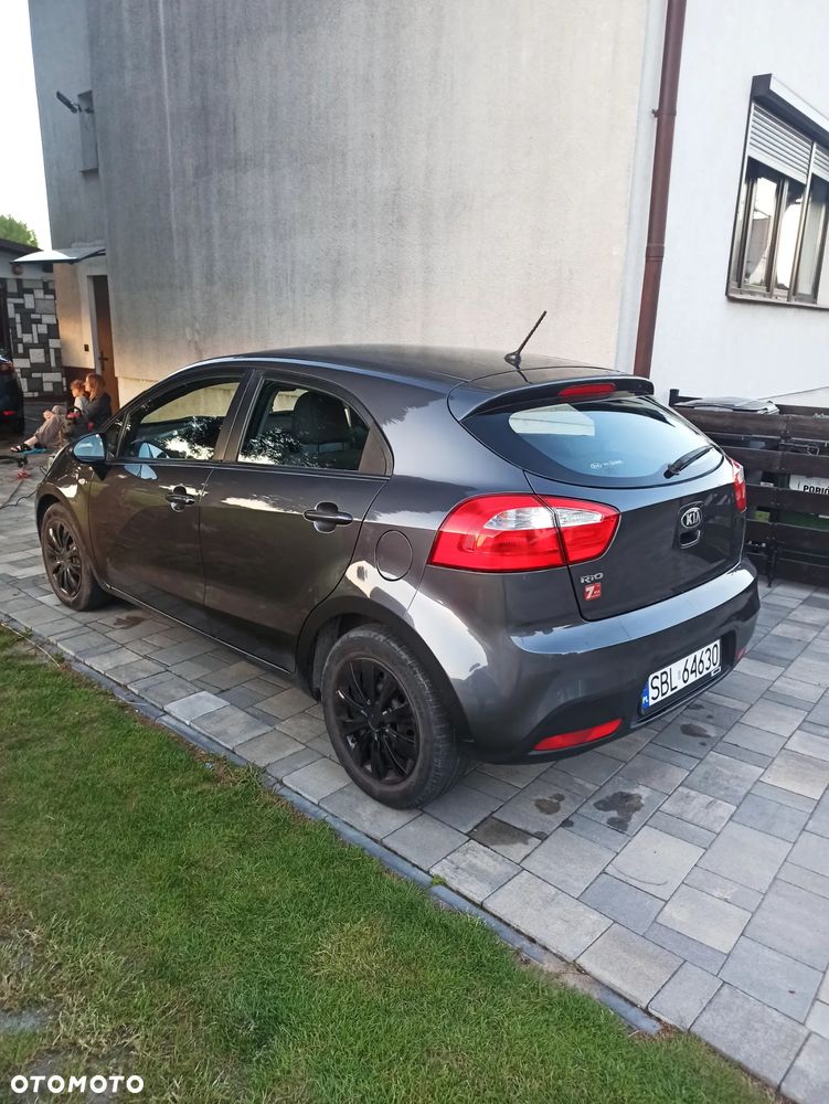Kia Rio 1.2 M - 13