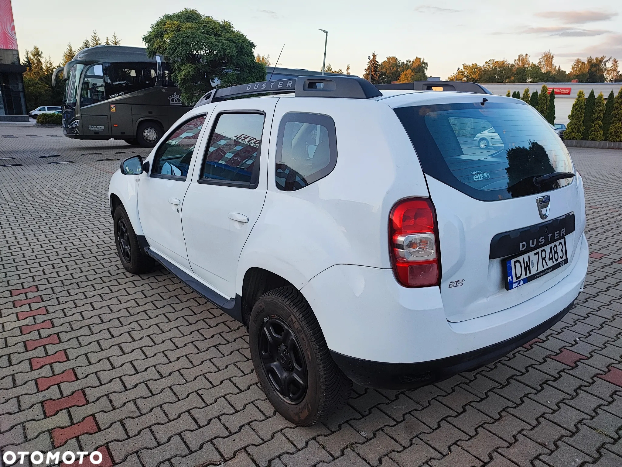 Dacia Duster 1.6 SCe Laureate 4x4 S&S - 3