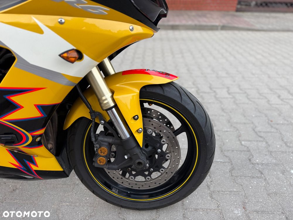 Yamaha R6 - 6