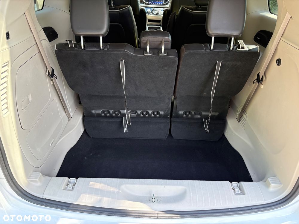 Chrysler Pacifica - 15