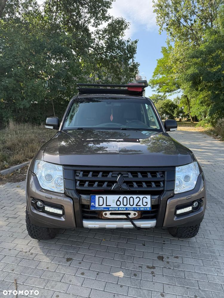 Mitsubishi Pajero - 2