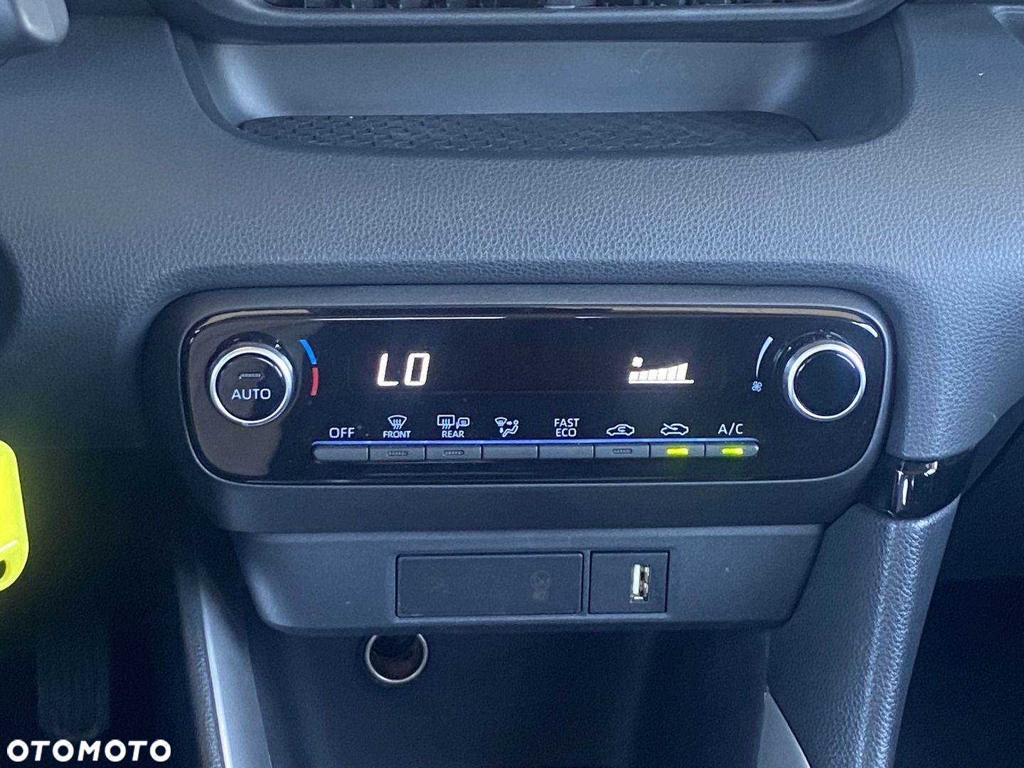 Toyota Yaris - 18