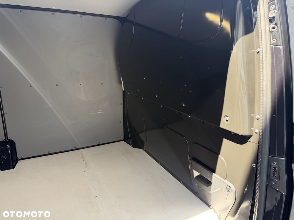 Volkswagen Transporter - 30