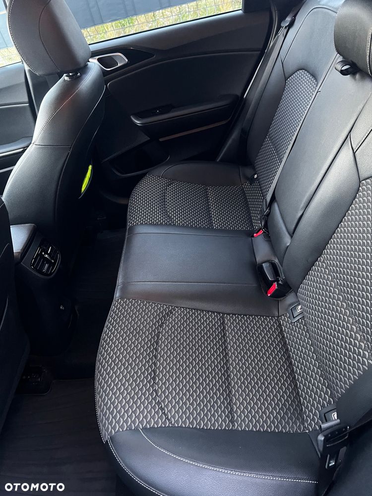 Kia Ceed 1.5 T-GDI Tribute DCT - 18