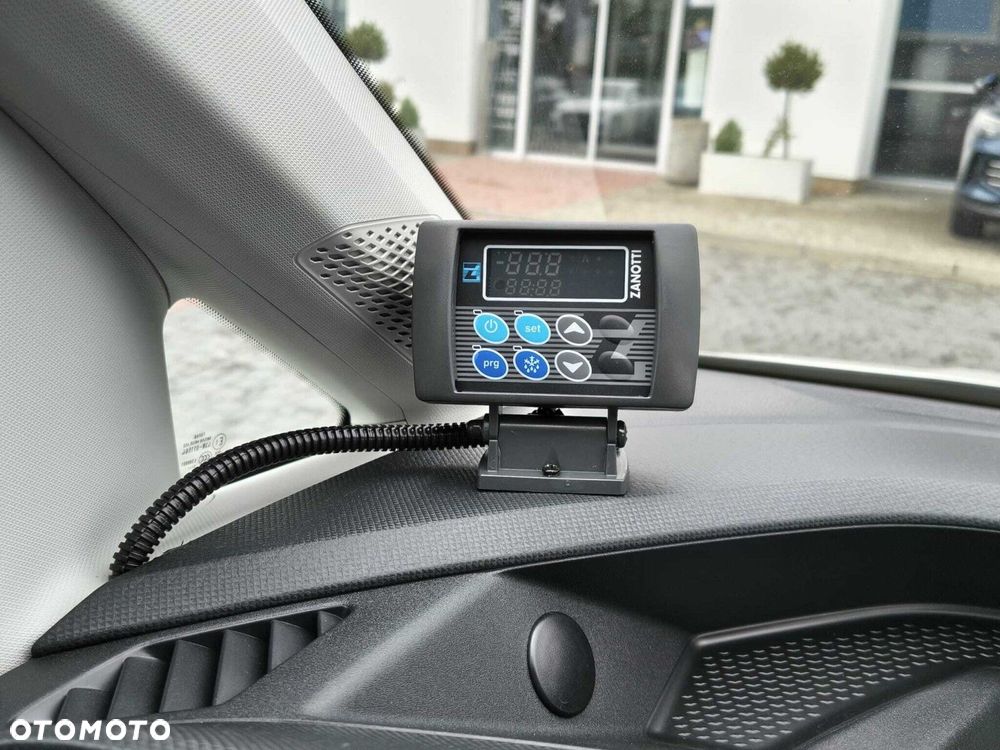 Volkswagen Caddy Maxi - 19