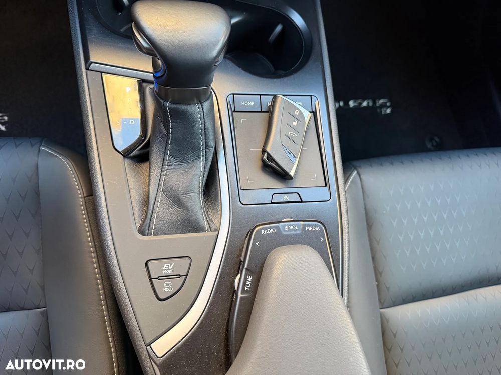 Lexus UX 250h E-FOUR Luxury ML - 21