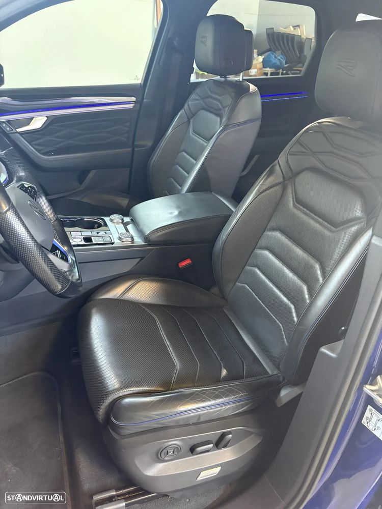 VW Touareg 3.0 TSI e-Hybrid R - 17