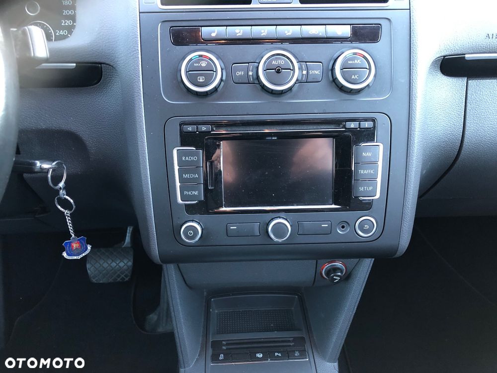 Volkswagen Touran 1.4 TSI Highline DSG - 10
