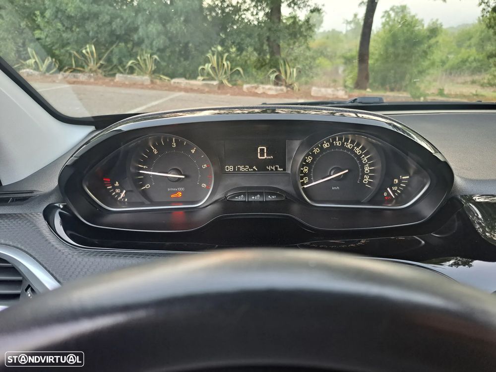 Peugeot 2008 BlueHDi 100 Active - 14