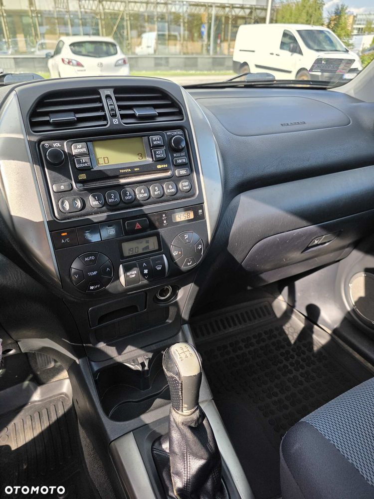Toyota RAV4 2.0 D-4D 4x4 - 14