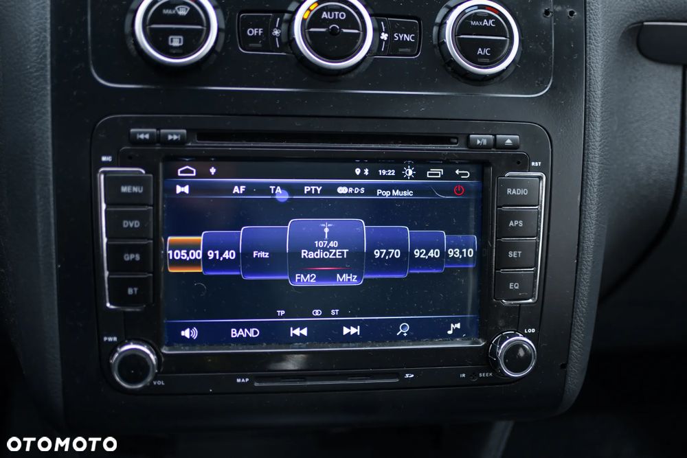 Volkswagen Touran - 11