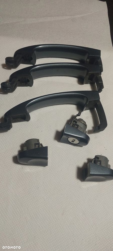 Klamki zewnętrzne drzwi vw t5 t6 - 1