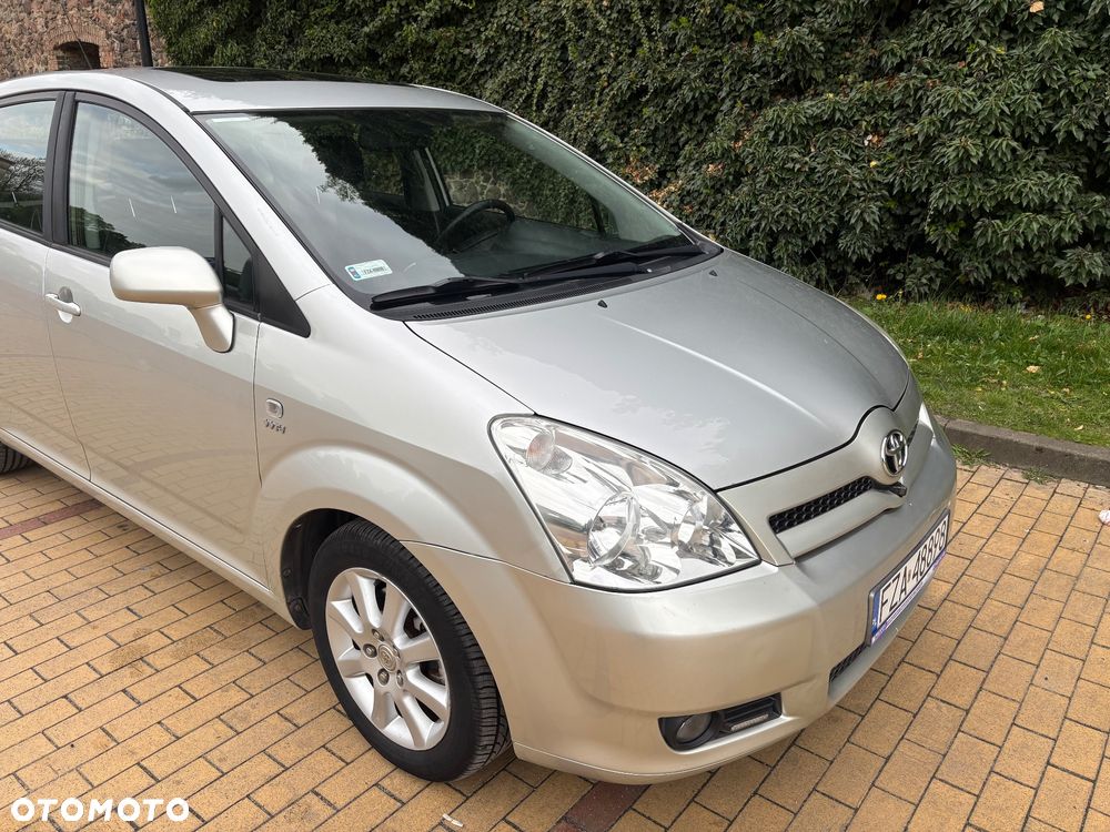 Toyota Corolla Verso - 11