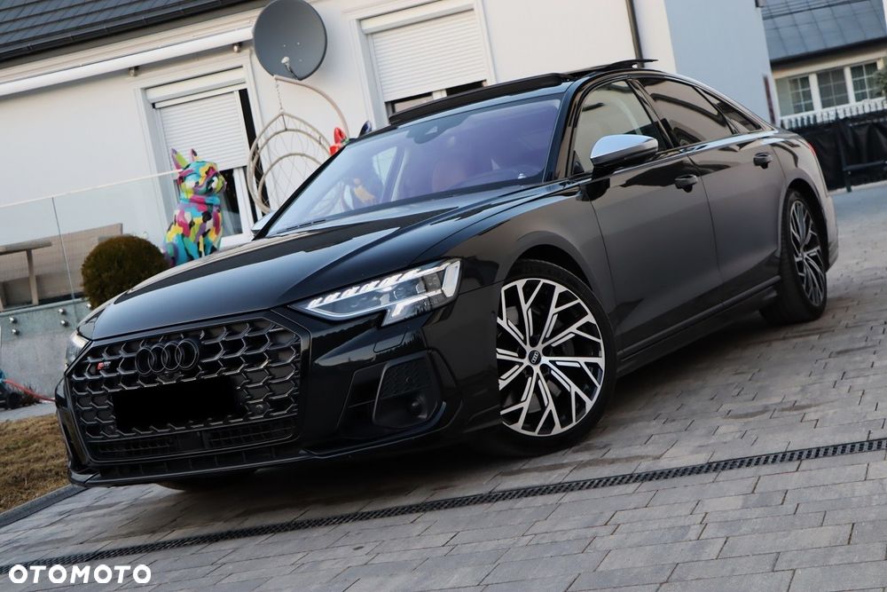 Audi S8 - 2