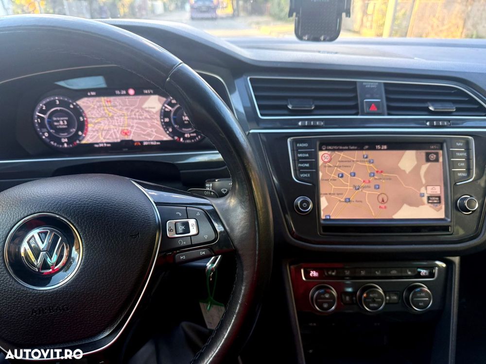Volkswagen Tiguan - 10