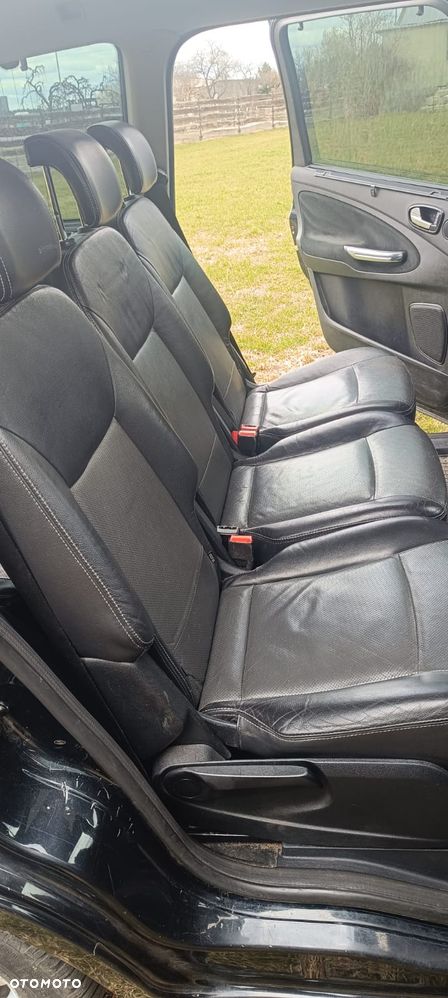 Ford Galaxy 2.0 Ghia - 11