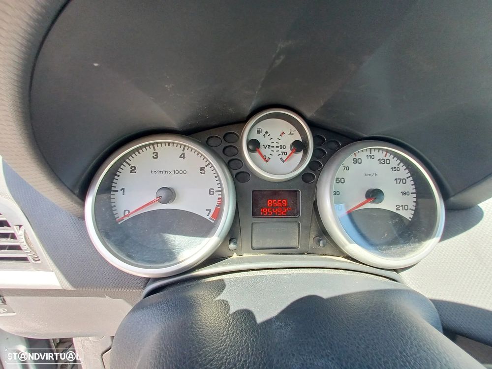 Peugeot 207 1.4 16V Trendy - 8