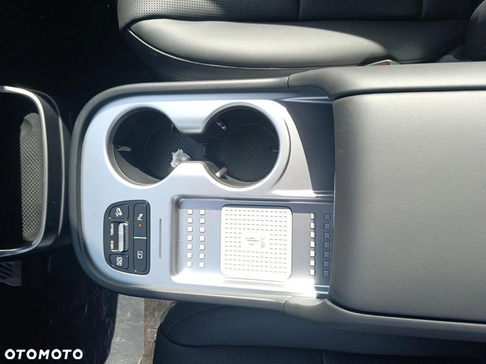 Hyundai IONIQ 9 110kWh Calligraphy AWD - 13