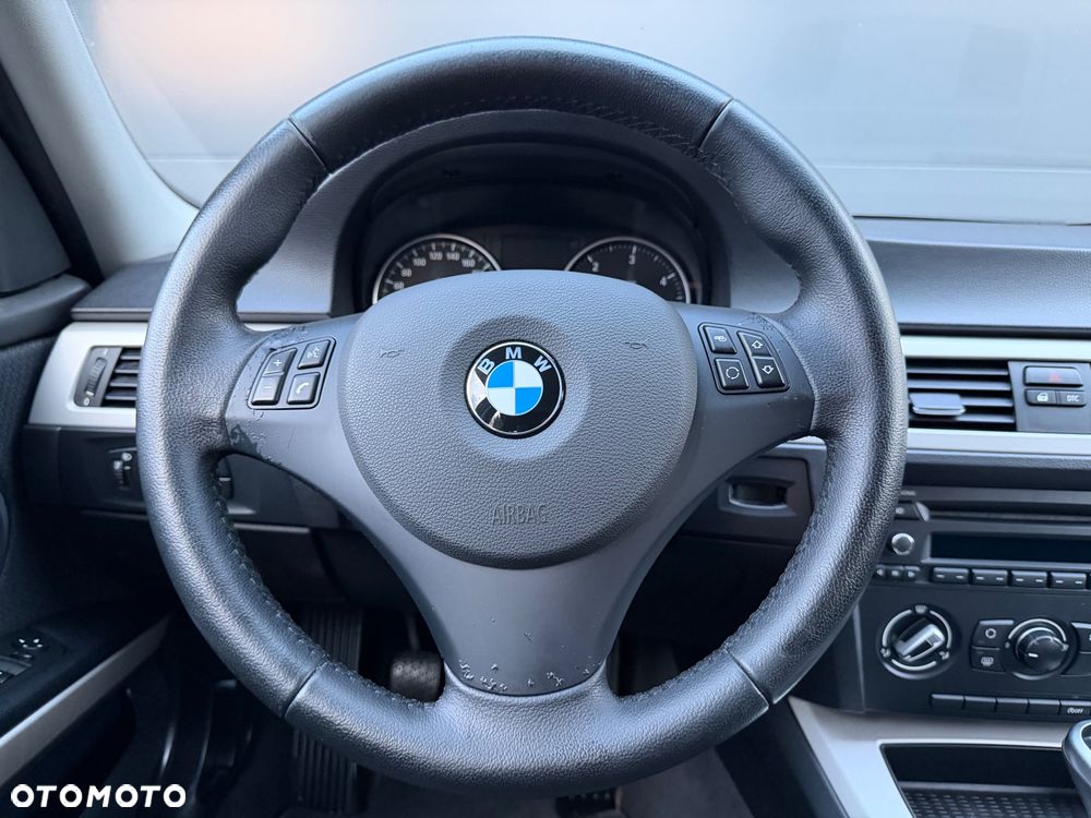 BMW Seria 3 320d - 16