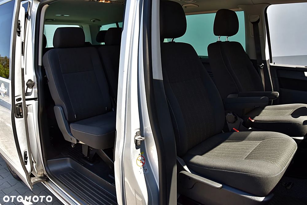 Volkswagen Caravelle 2.0 TDI L2 Comfortline DSG - 23
