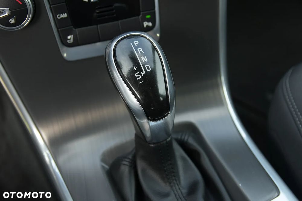 Volvo XC 60 - 30