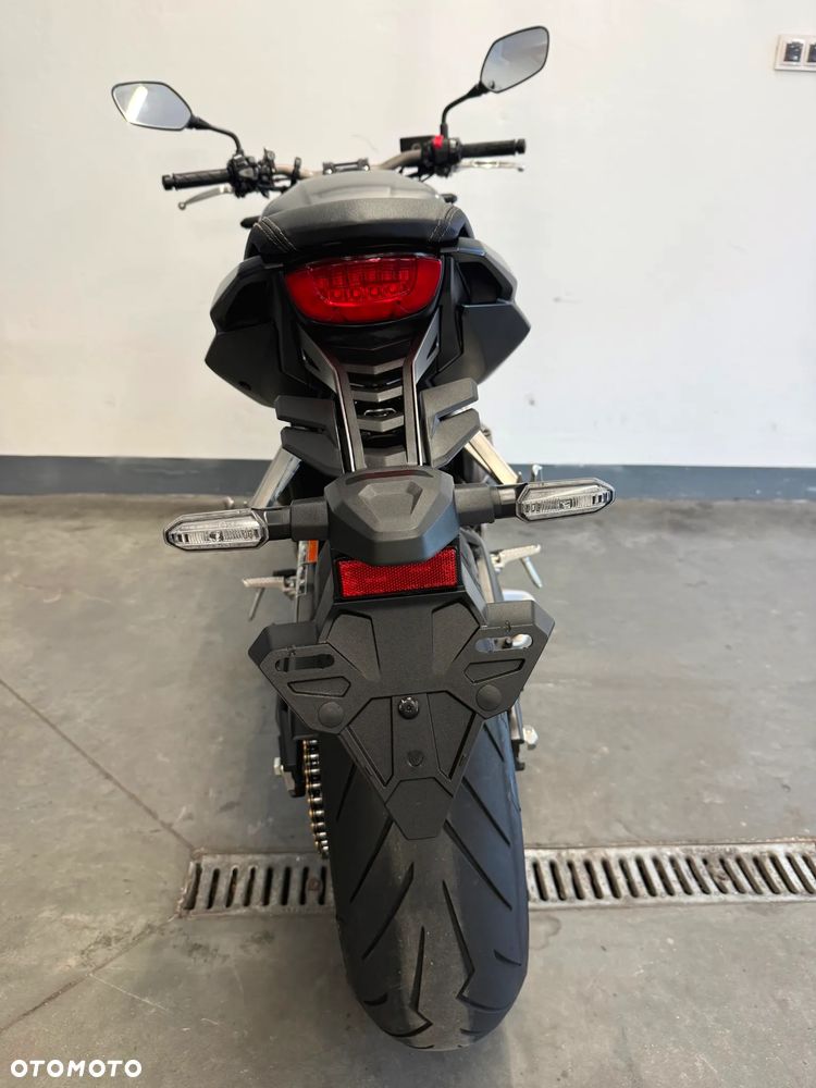Honda CB - 40