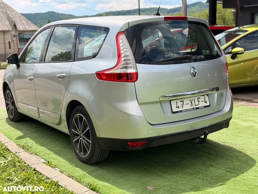 Renault Grand Scenic - 12