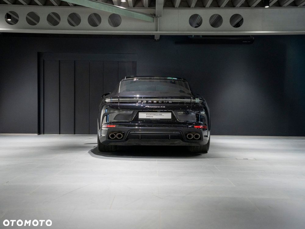Porsche Panamera - 4
