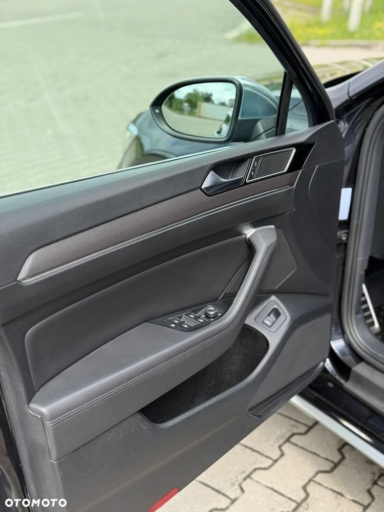 Volkswagen Passat Alltrack 2.0 TDI SCR DSG 4Motion - 10