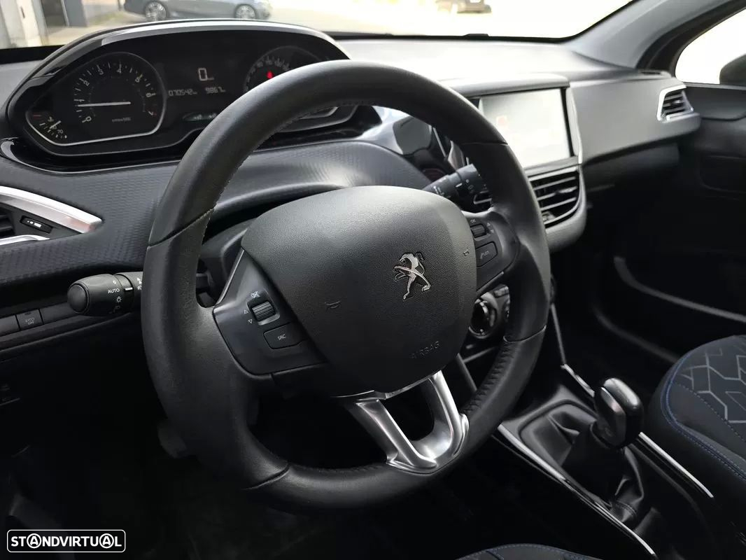 Peugeot 2008 1.2 PureTech Signature - 15