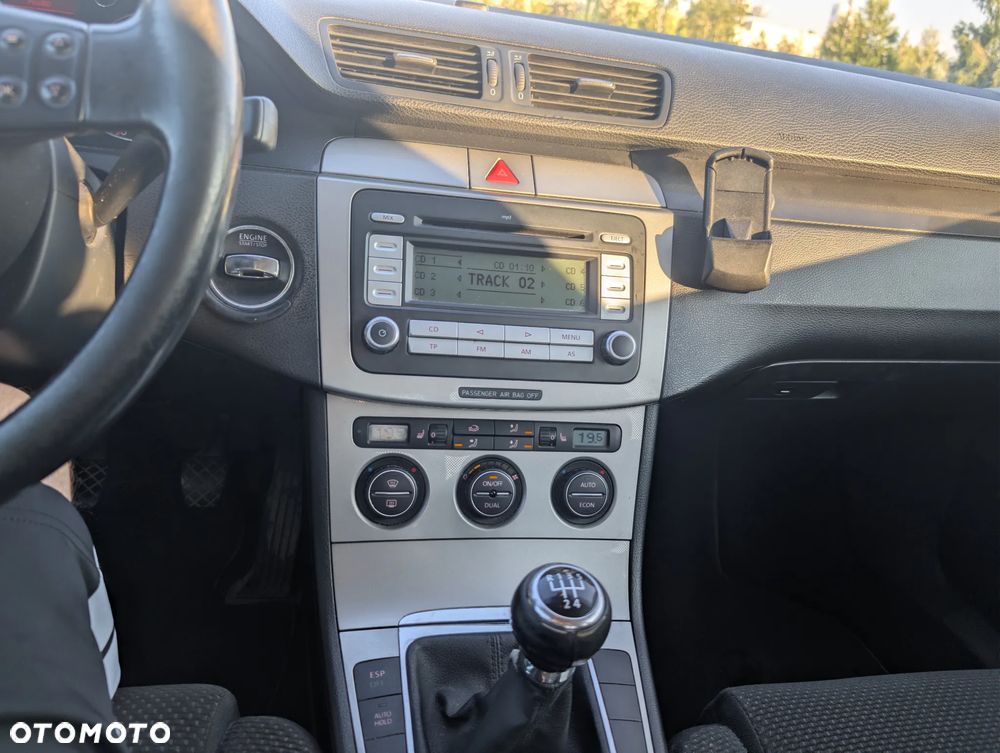 Volkswagen Passat 1.9 TDI Comfortline - 9