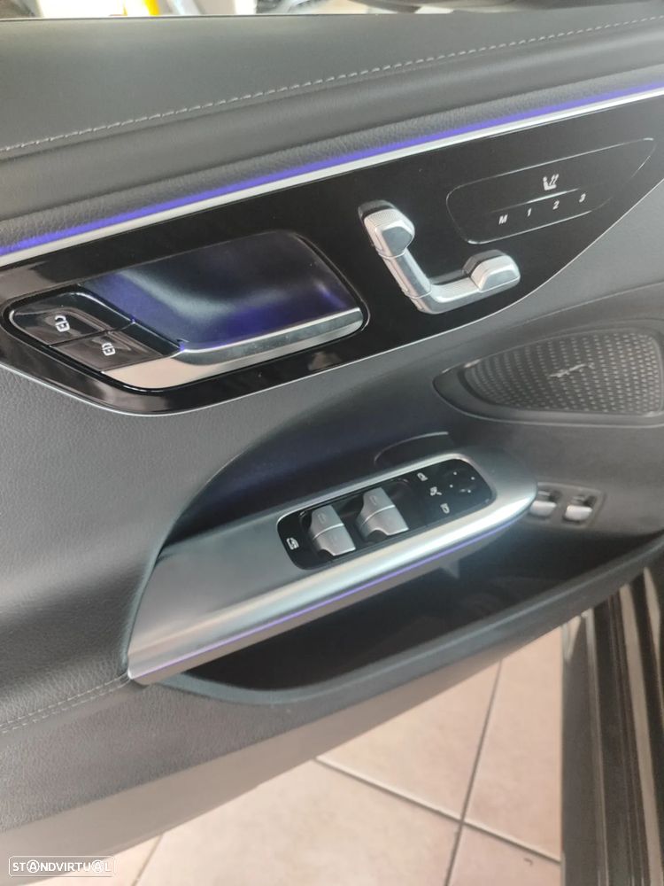Mercedes-Benz C 300 e AMG Line - 23