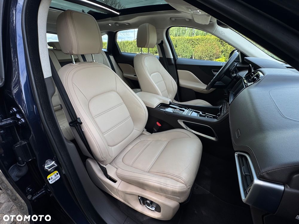 Jaguar F-Pace 25t AWD Prestige - 27