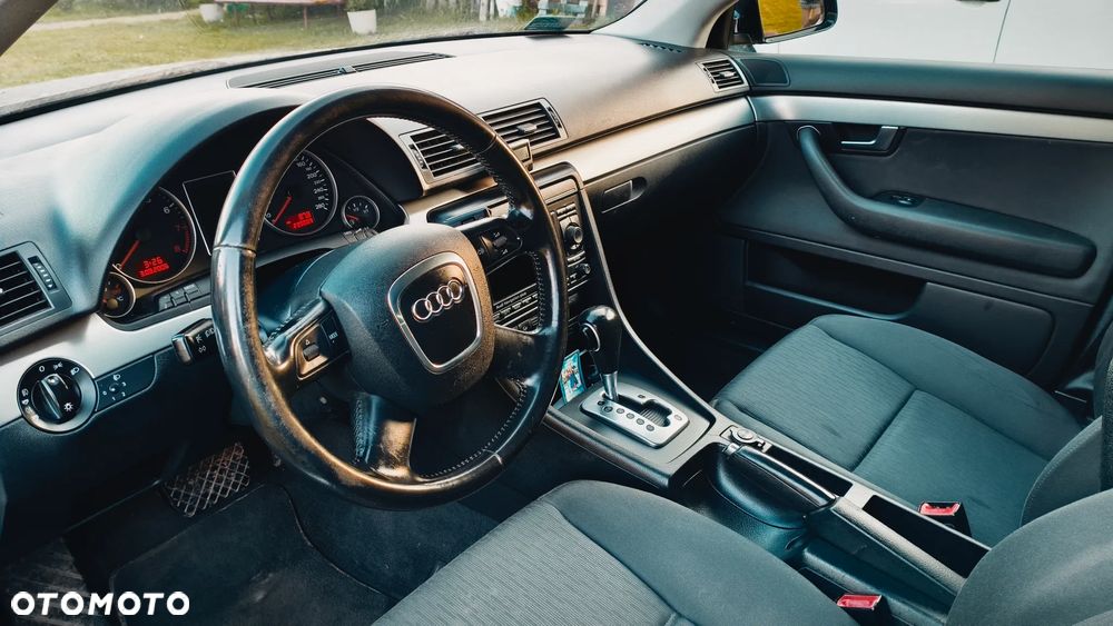 Audi A4 Limousine - 6