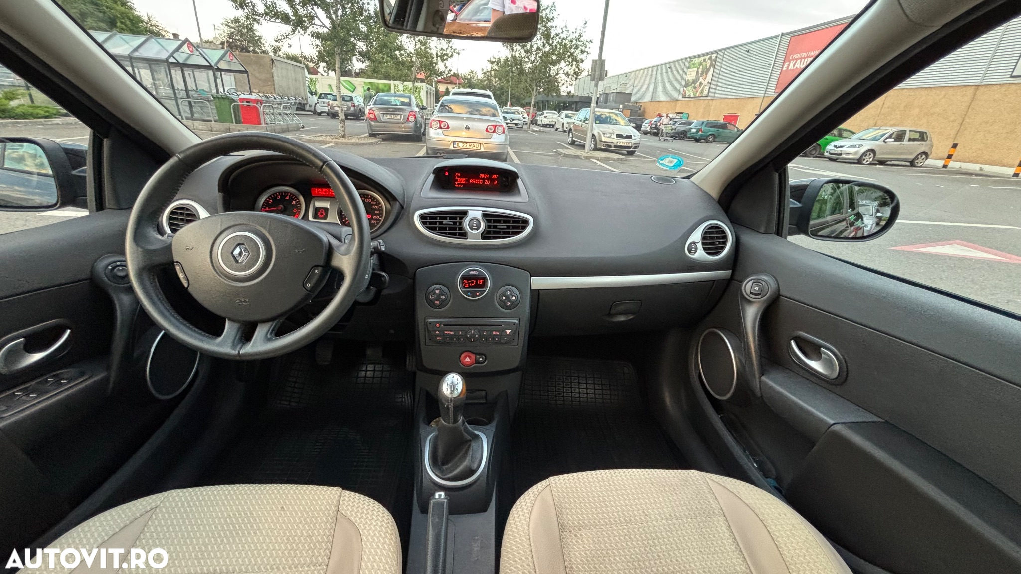Renault Clio III 1.2 16V Expression - 11