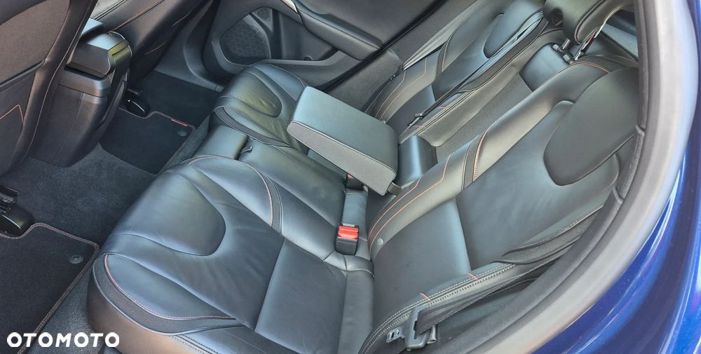 Volvo V40 D4 Ocean Race - 12