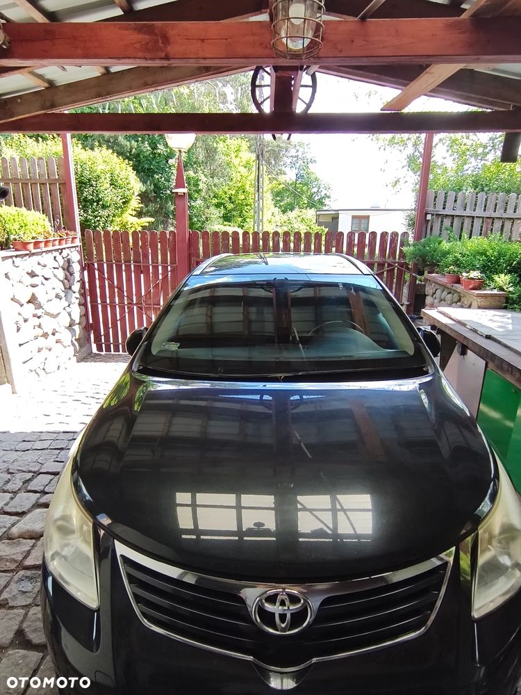 Toyota Avensis 2.0 D-4D Sol - 2