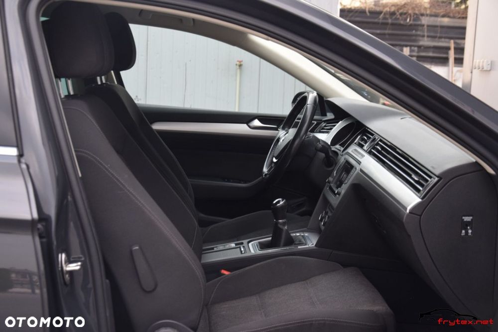 Volkswagen Passat - 25