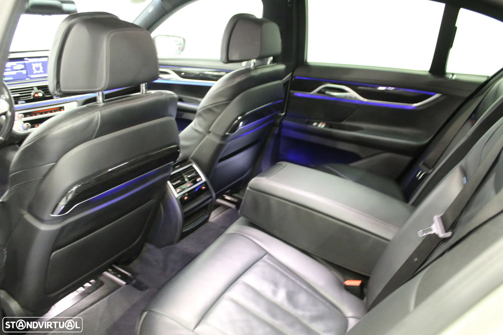 BMW 740 d xDrive Pack M Auto - 34