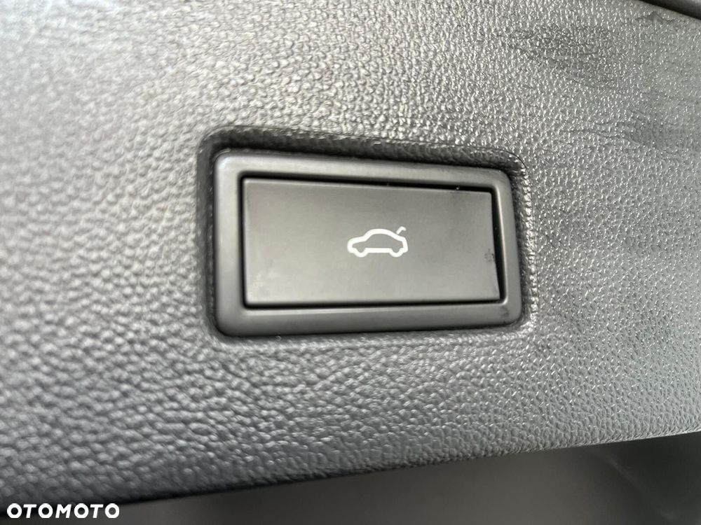 Volkswagen T-Roc - 8