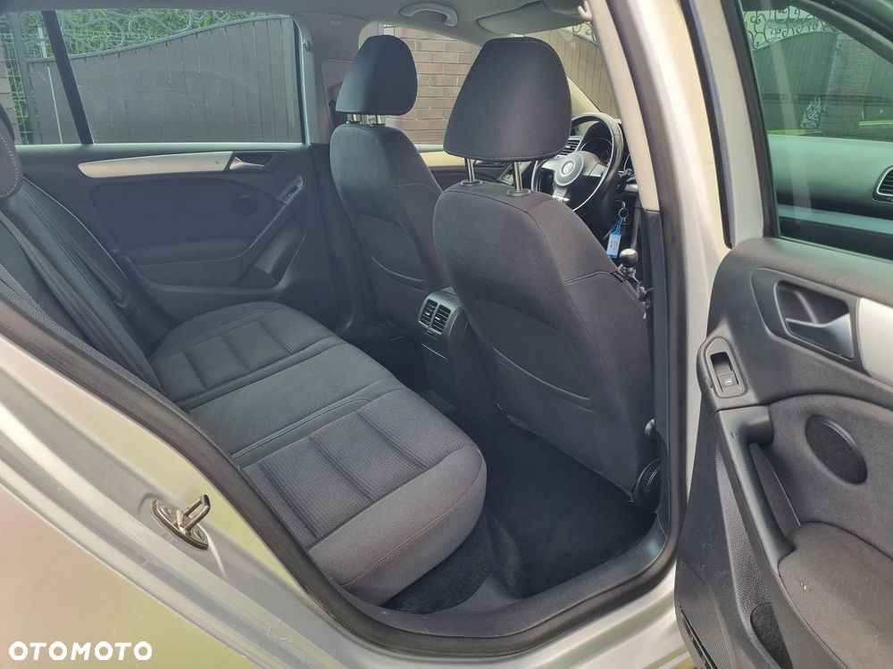 Volkswagen Golf 1.6 TDI DPF Comfortline - 26
