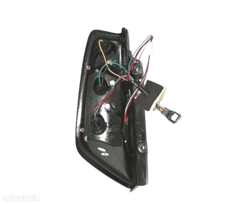 FAROLINS TRASEIROS FIAT GRANDE PUNTO 05-09 LED ESCURECIDOS - 2