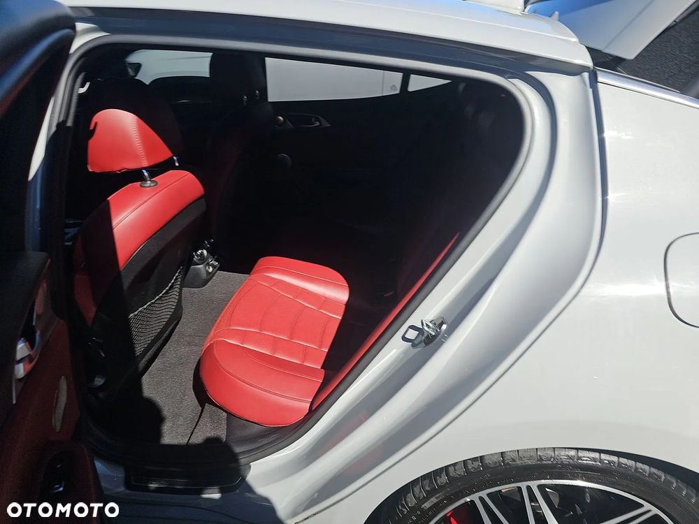 Kia Stinger 3.3 T-GDI AWD OPF GT - 15