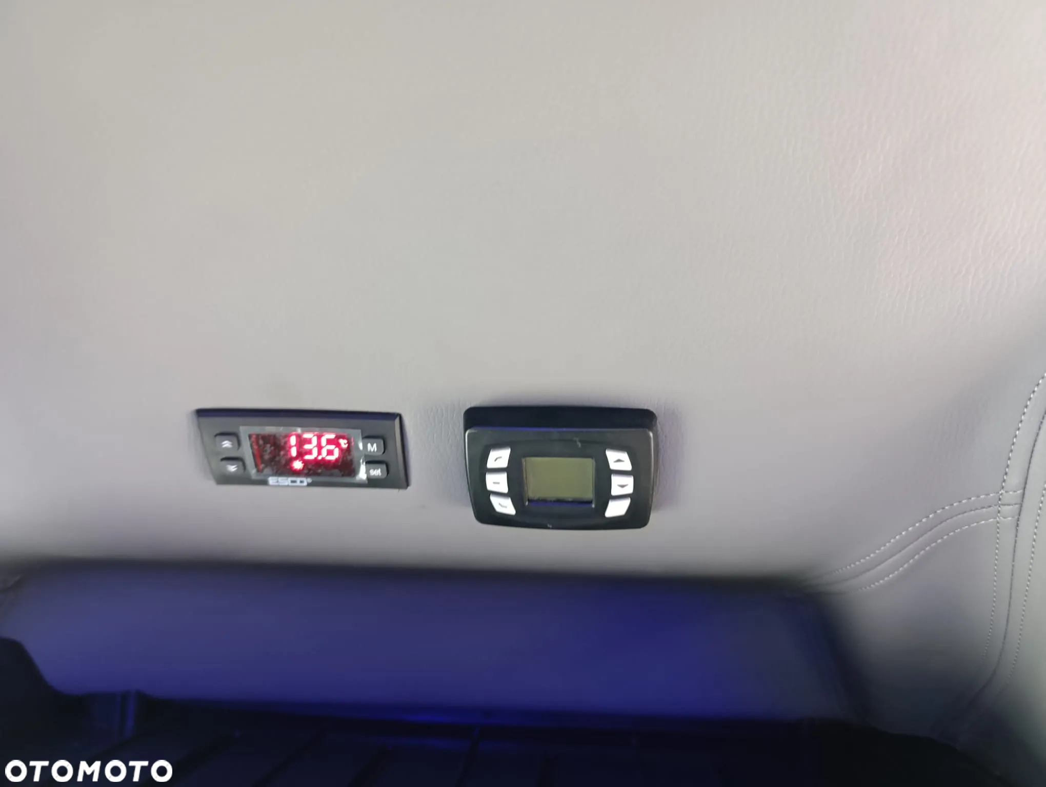 Mercedes-Benz Sprinter 517 - 19