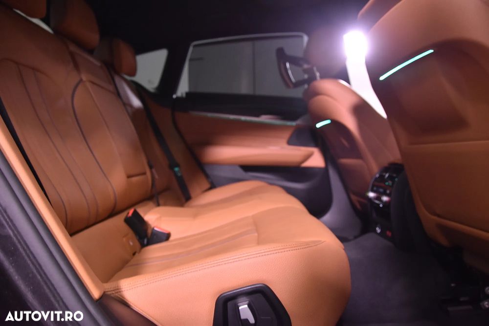 BMW Seria 6 640i xDrive MHEV - 12